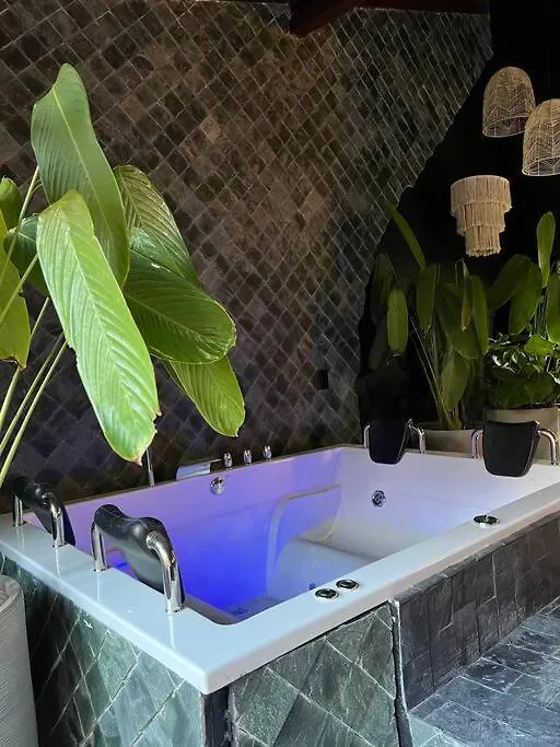 Poblado Park Manila Apartment Medellin